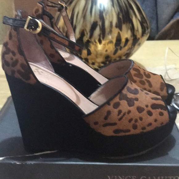 Leopard Pony/True Sue Vince Camuto - Picture 2 of 5